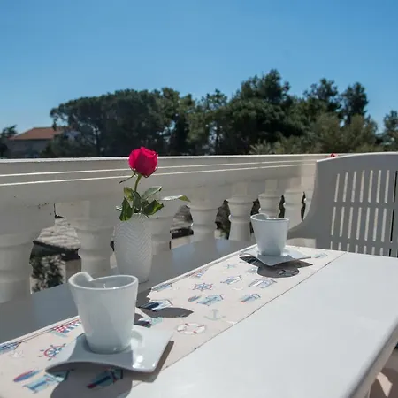 Apartment Fila Vrsi